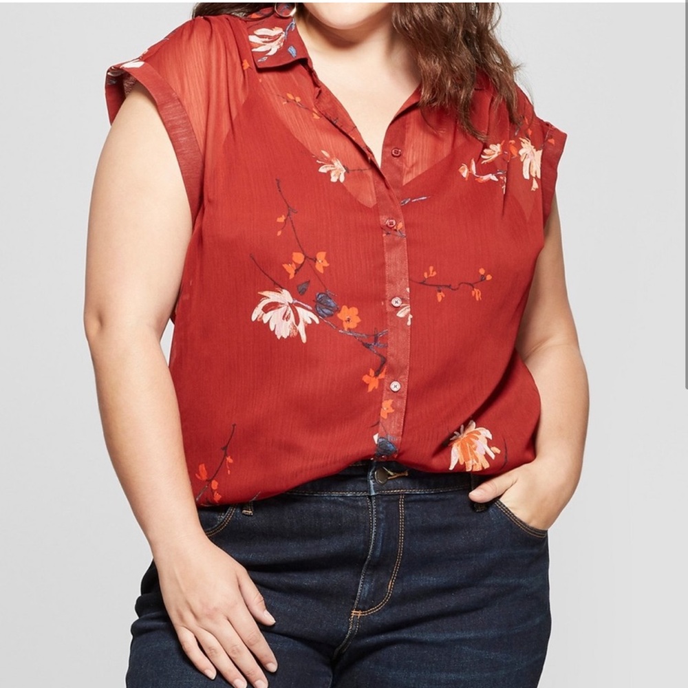 Ava & Viv Floral Sleeveless Button Up Blouse
